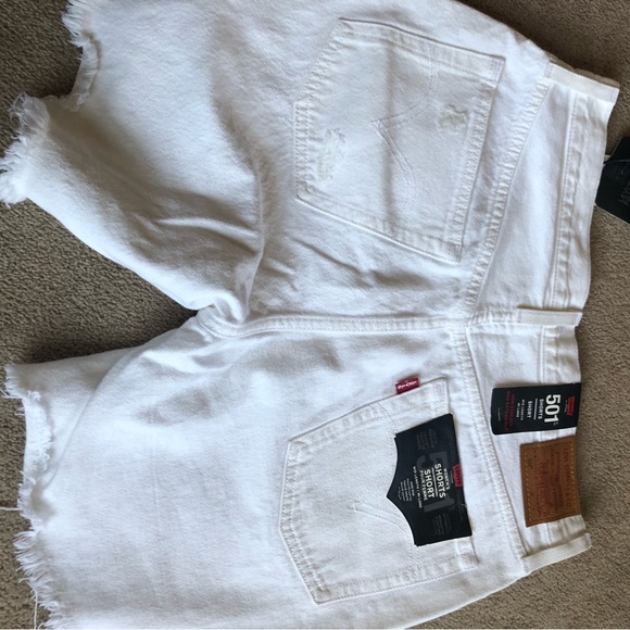 Levi’s 501 Mid Length Shorts - Picture 6 of 6